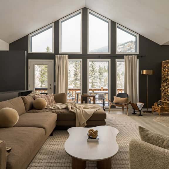 Mtn Chalet | Cedar Hot Tub | 2 Kings | Starlink - Image 1