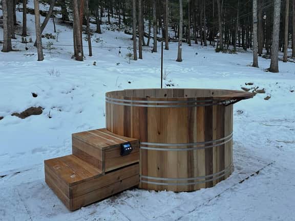 Mtn Chalet | Cedar Hot Tub | 2 Kings | Starlink - Image 3